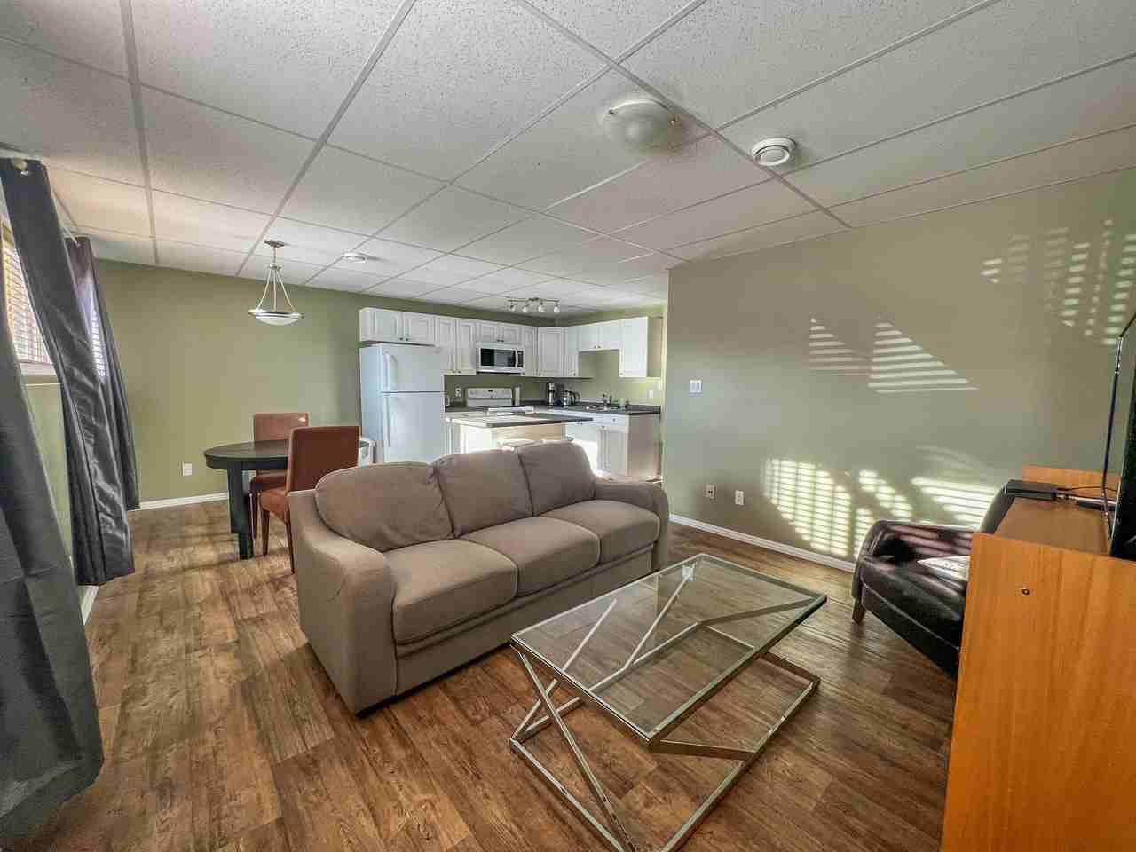 3913 101-3913 47 Avenue - 2 #2 - Photo 2 of 11