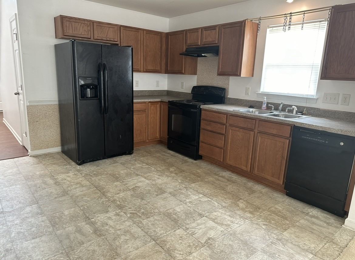 1519 Hamilton Hills Dr #1 - Photo 3 of 13