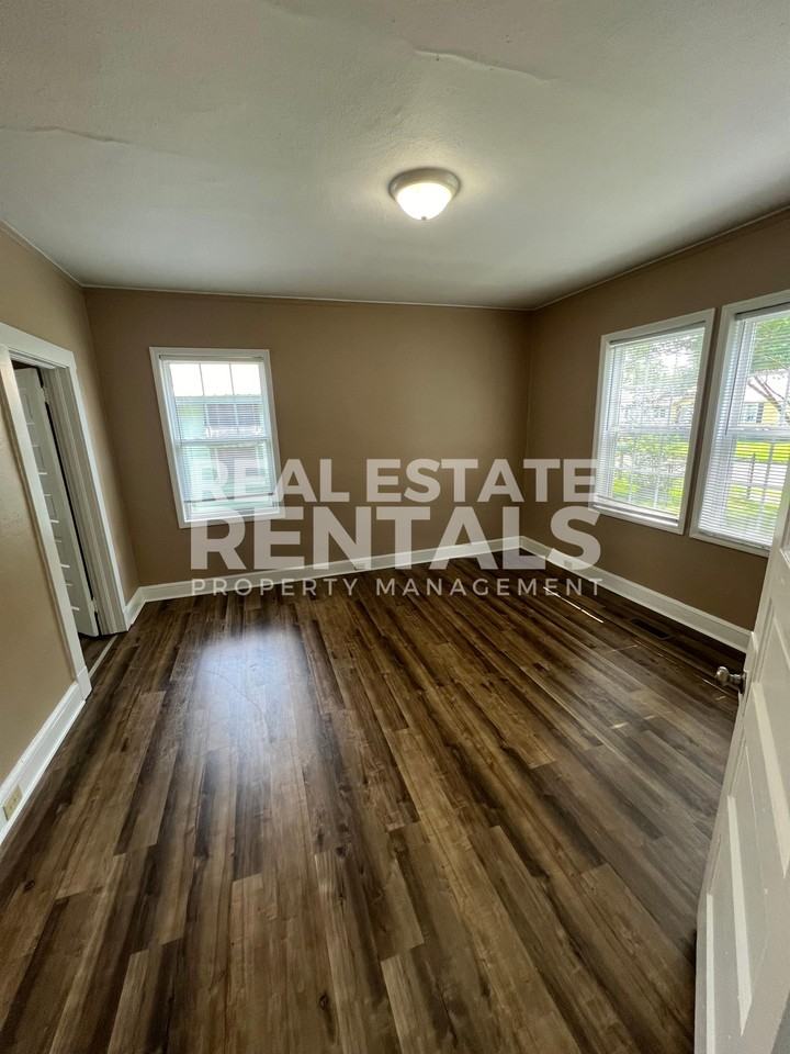 1009 Martin Ave #1 - Photo 4 of 15