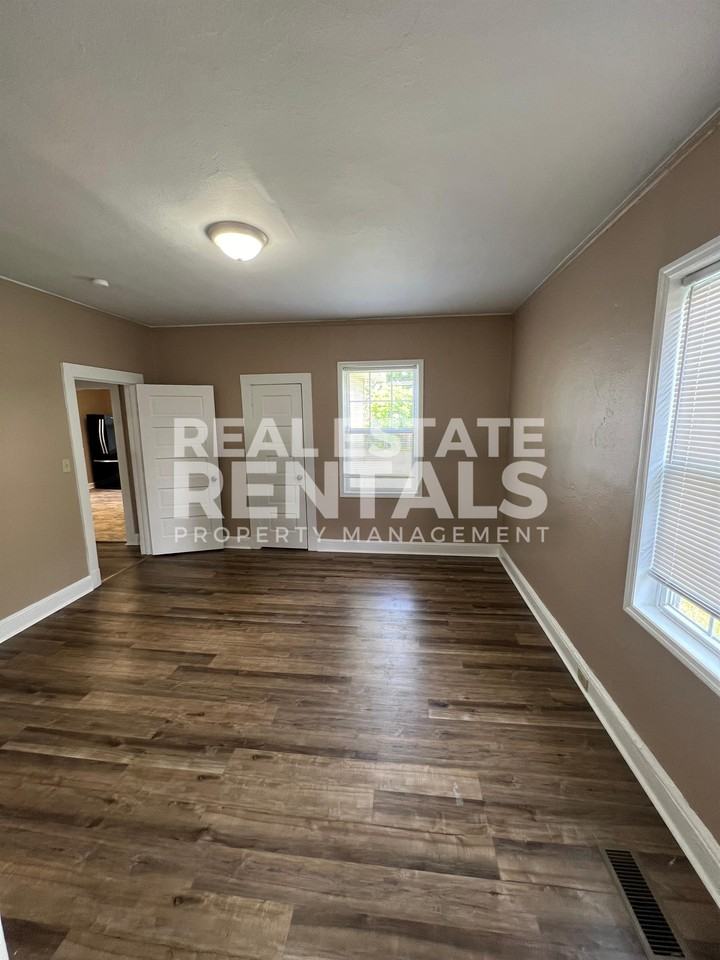 1009 Martin Ave #1 - Photo 6 of 15