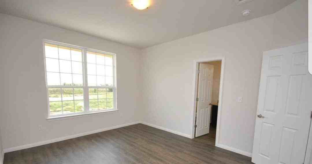 Double Eagle Townhomes - Photo 6 of 14