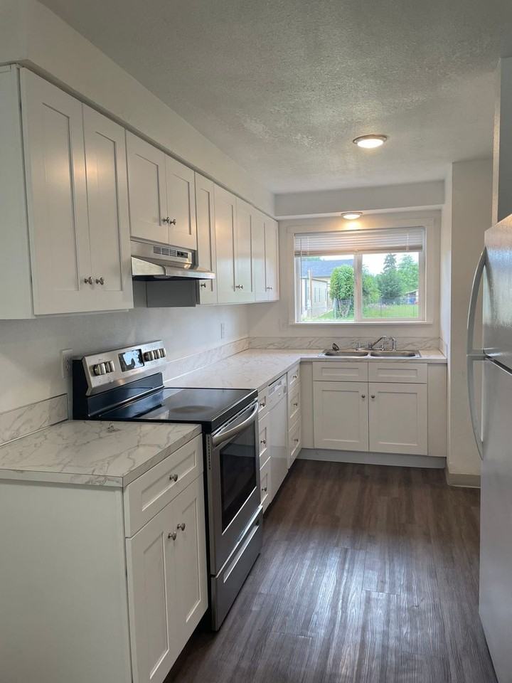 4122 Lancaster Dr Ne - Photo 7 of 19