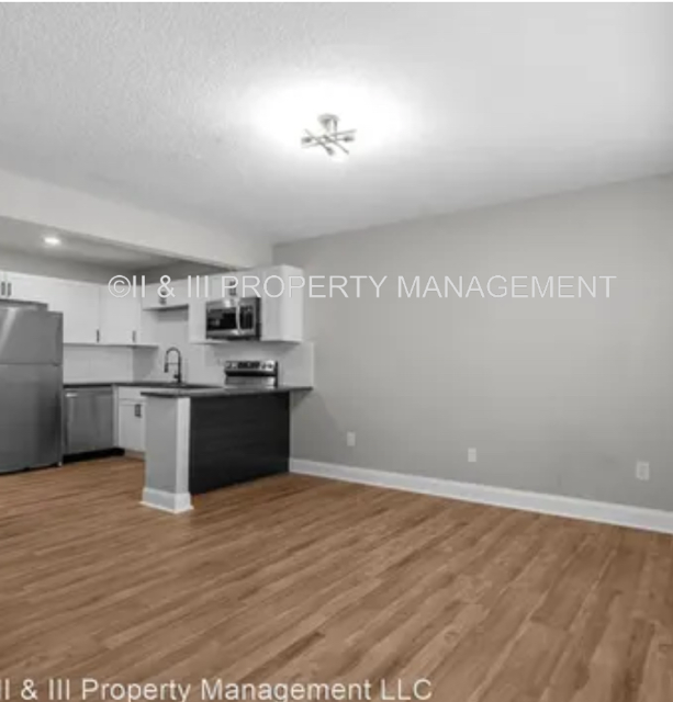 1505 W 25th Ct #1 - Photo 5 of 17