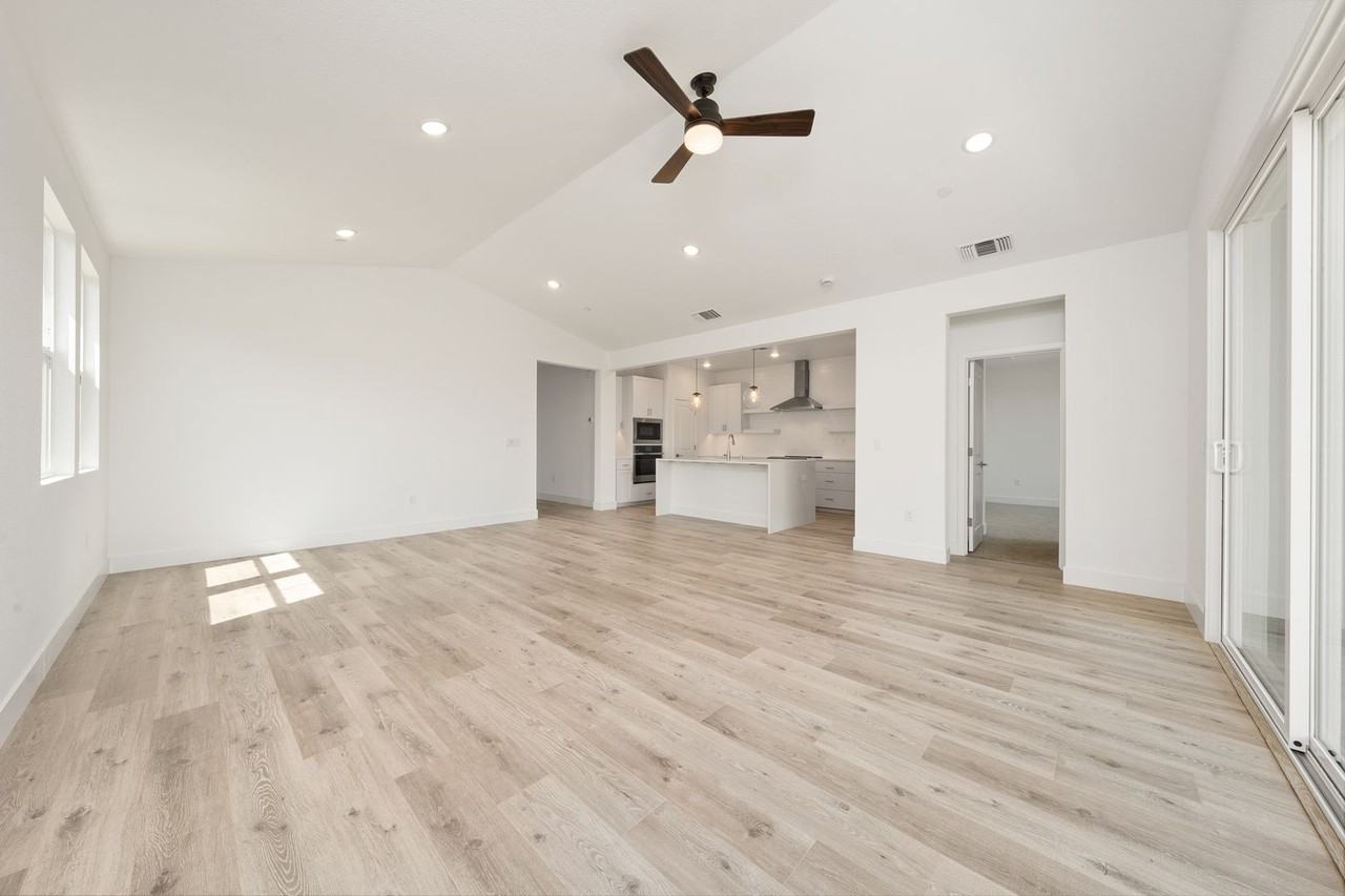 12320 Coal Creek Way - Photo 4 of 11