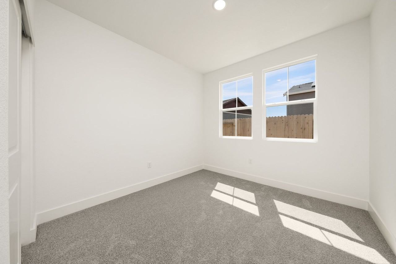12320 Coal Creek Way - Photo 5 of 11