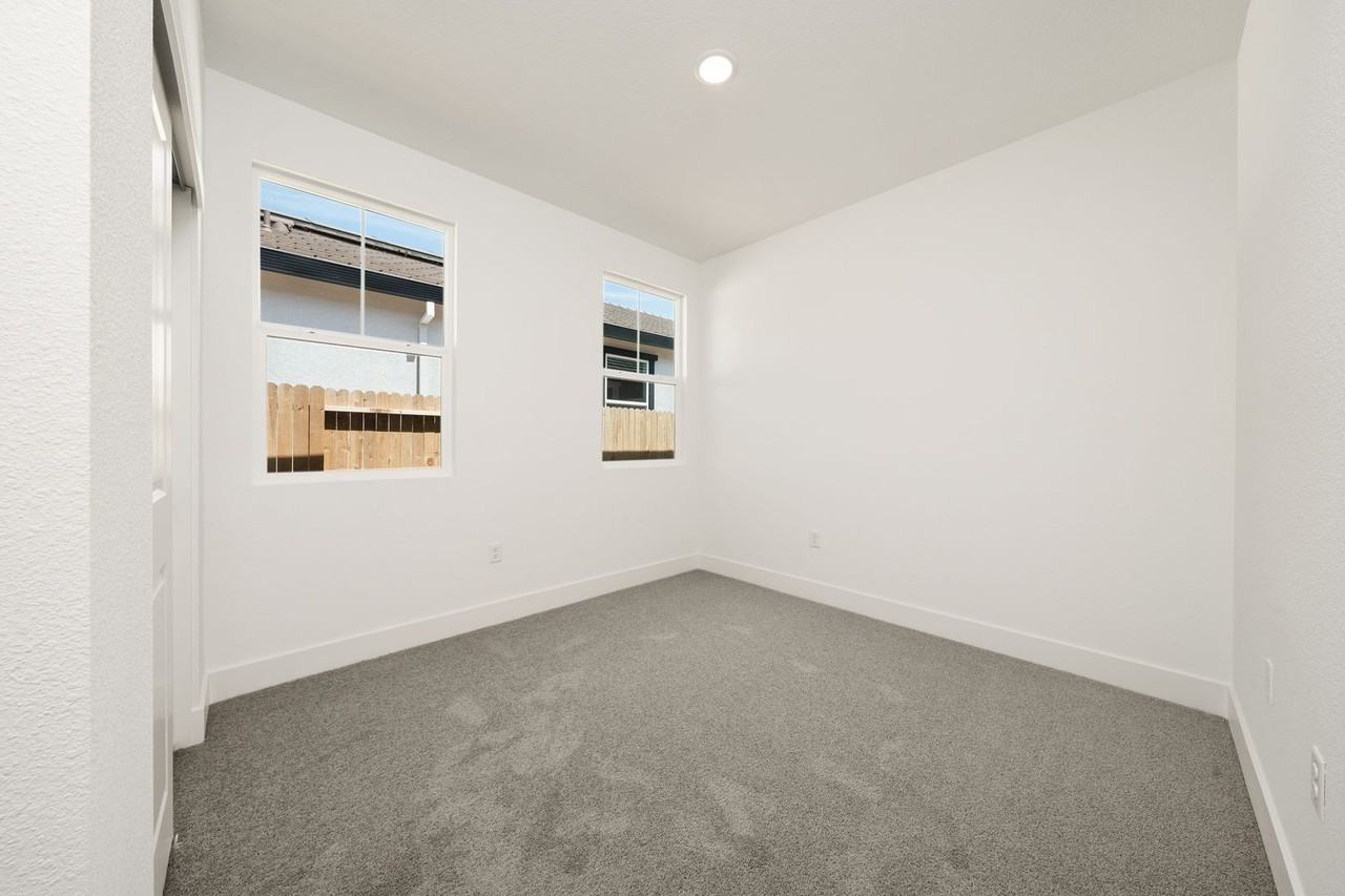 12320 Coal Creek Way - Photo 7 of 11