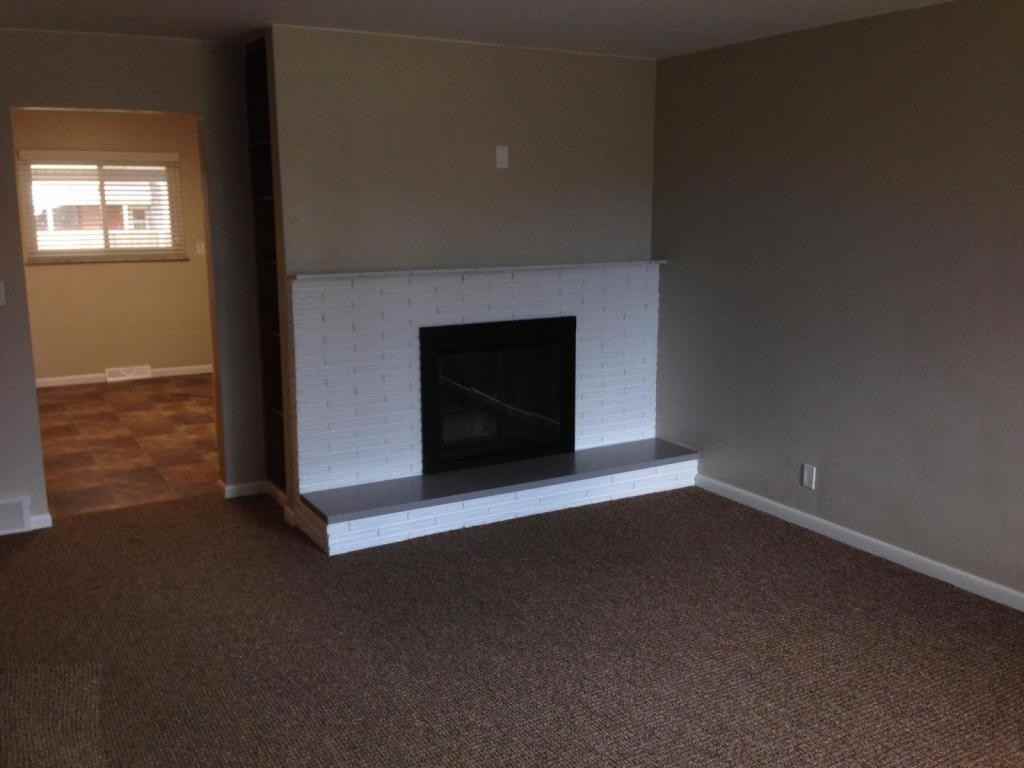207 Scott Ave - Photo 2 of 7