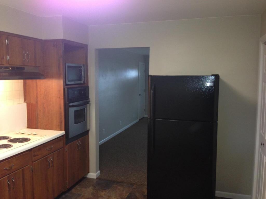 207 Scott Ave - Photo 3 of 7