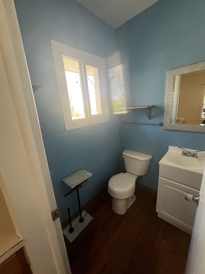 726 Custer St #1 - Photo 3 of 7