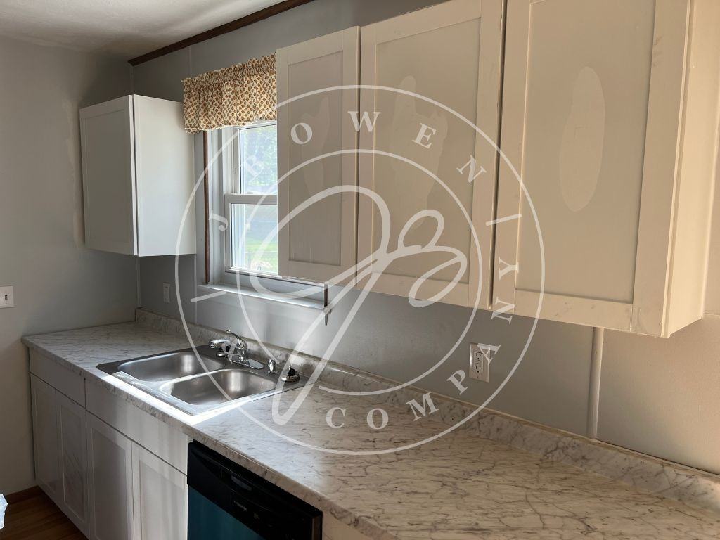 432 Harefoote St - Photo 4 of 7