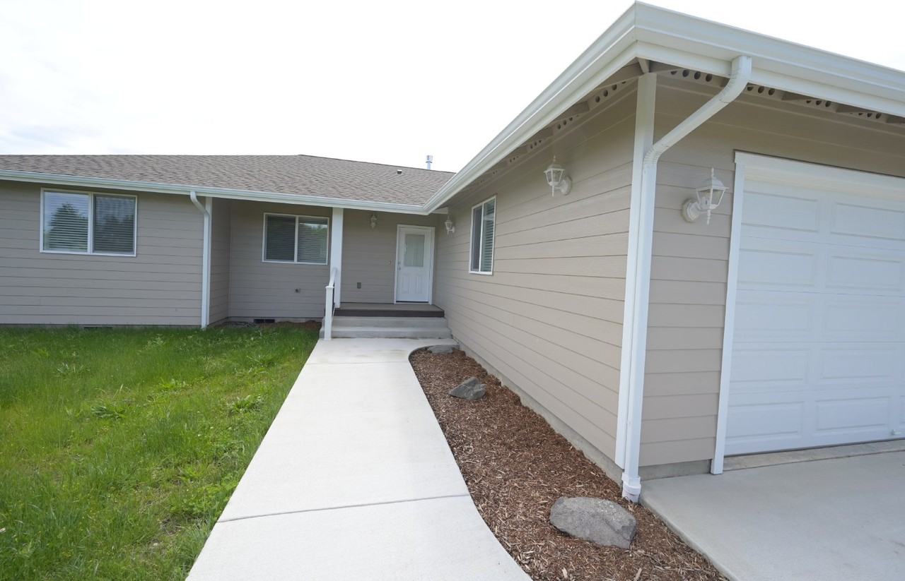 131 Village Lane - Photo 2 of 27