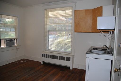 1407 Clover St NW #B - Photo 3 of 4