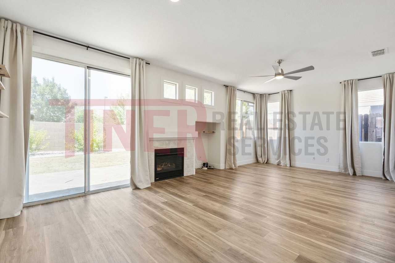 2075 Larkflower Way - Photo 2 of 23