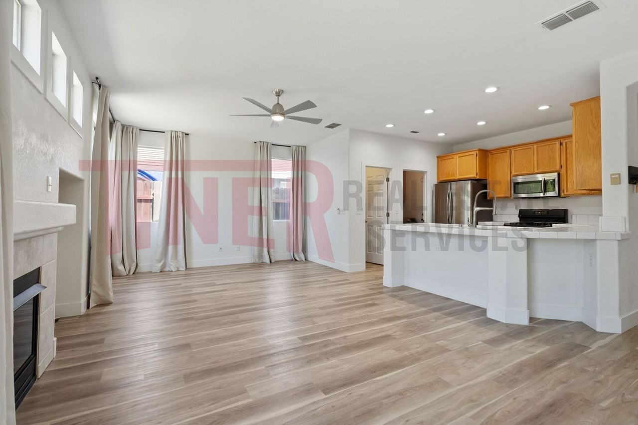 2075 Larkflower Way - Photo 3 of 23