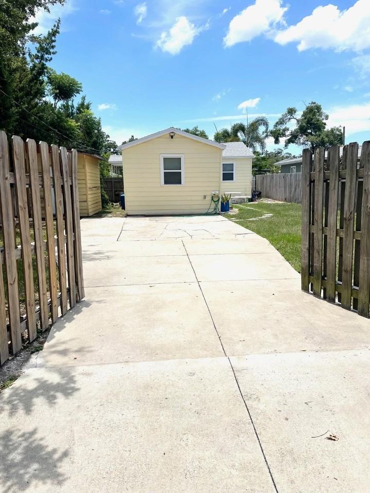 1221 35th Ave N #NA - Photo 2 of 18