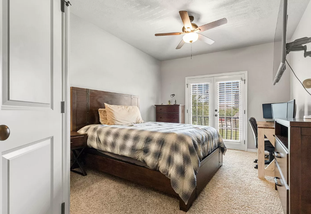 2220 Crescent Pointe Pkwy #NA - Photo 3 of 9