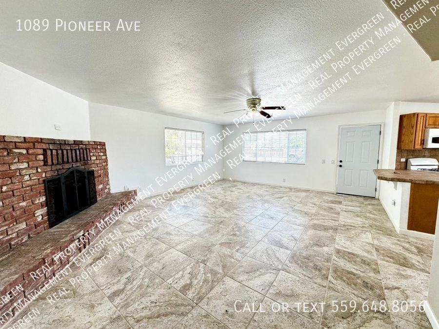 1089 Pioneer Ave - Photo 2 of 12