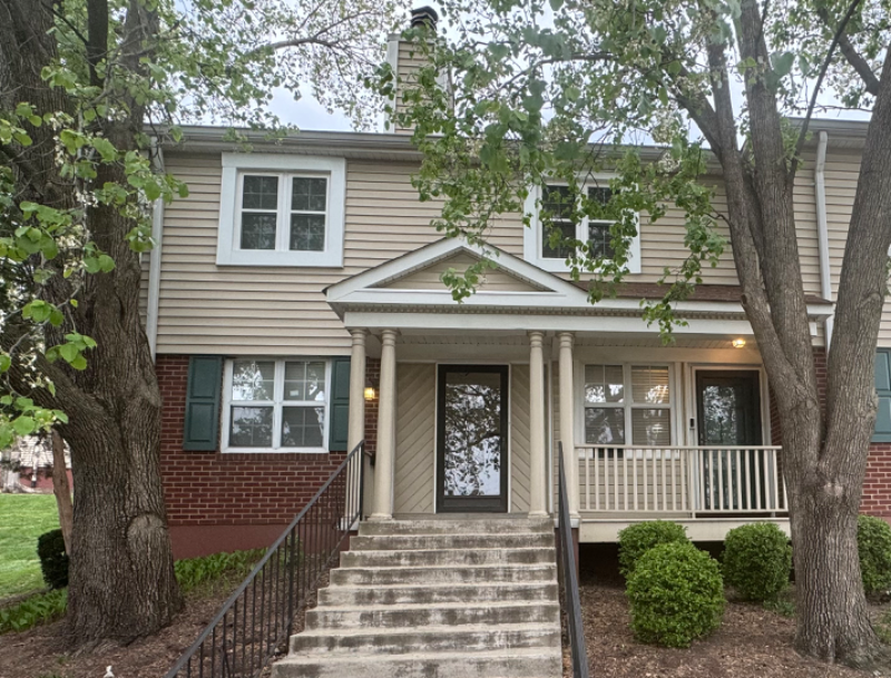 1469 Bobolink Pl - Photo 2 of 13