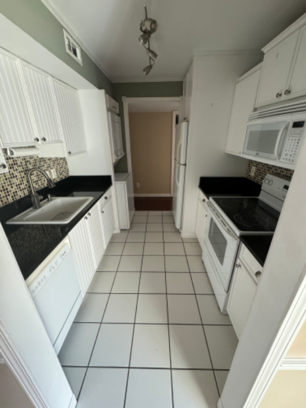 1469 Bobolink Pl - Photo 4 of 13