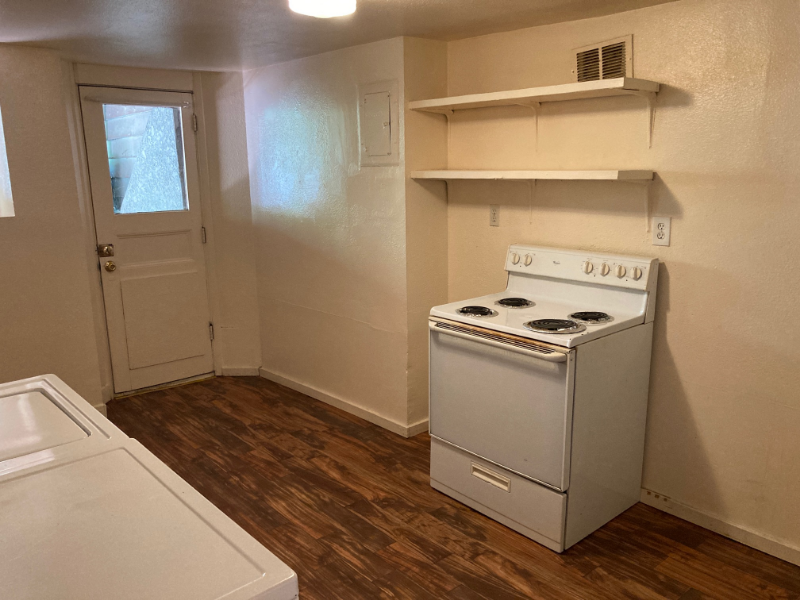 630 E Boulder St - Photo 4 of 11