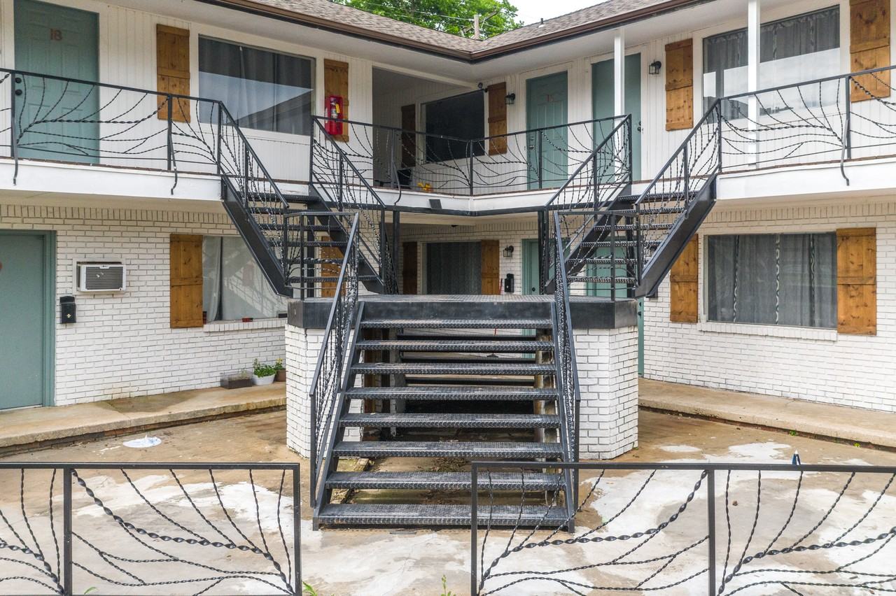 "The Grove" One & Two Bedroom Apartments - Photo 5 of 36