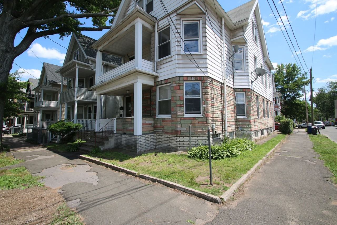 192 Chatham - Photo 3 of 27