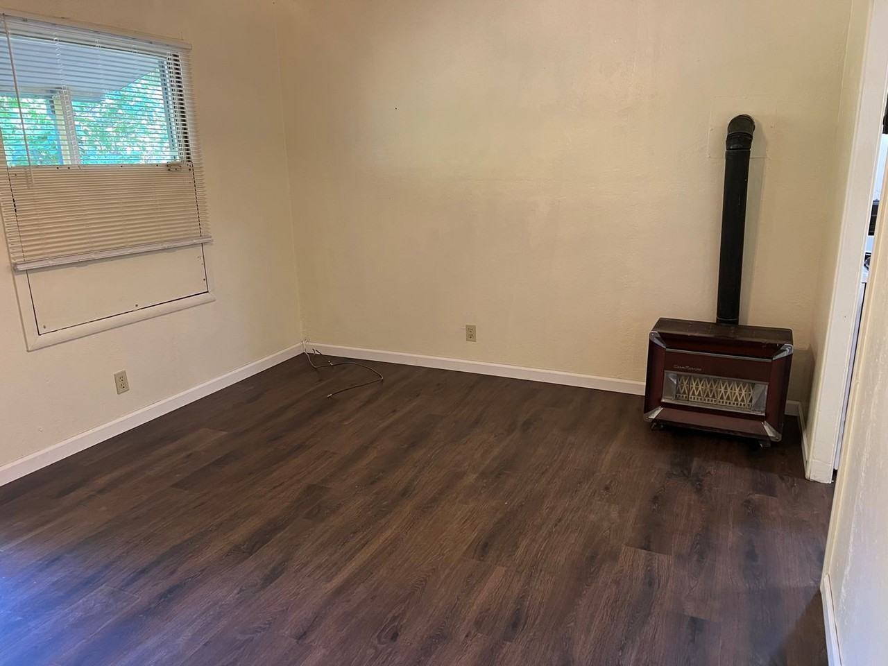 102 W Saint Charles Street - Photo 2 of 6