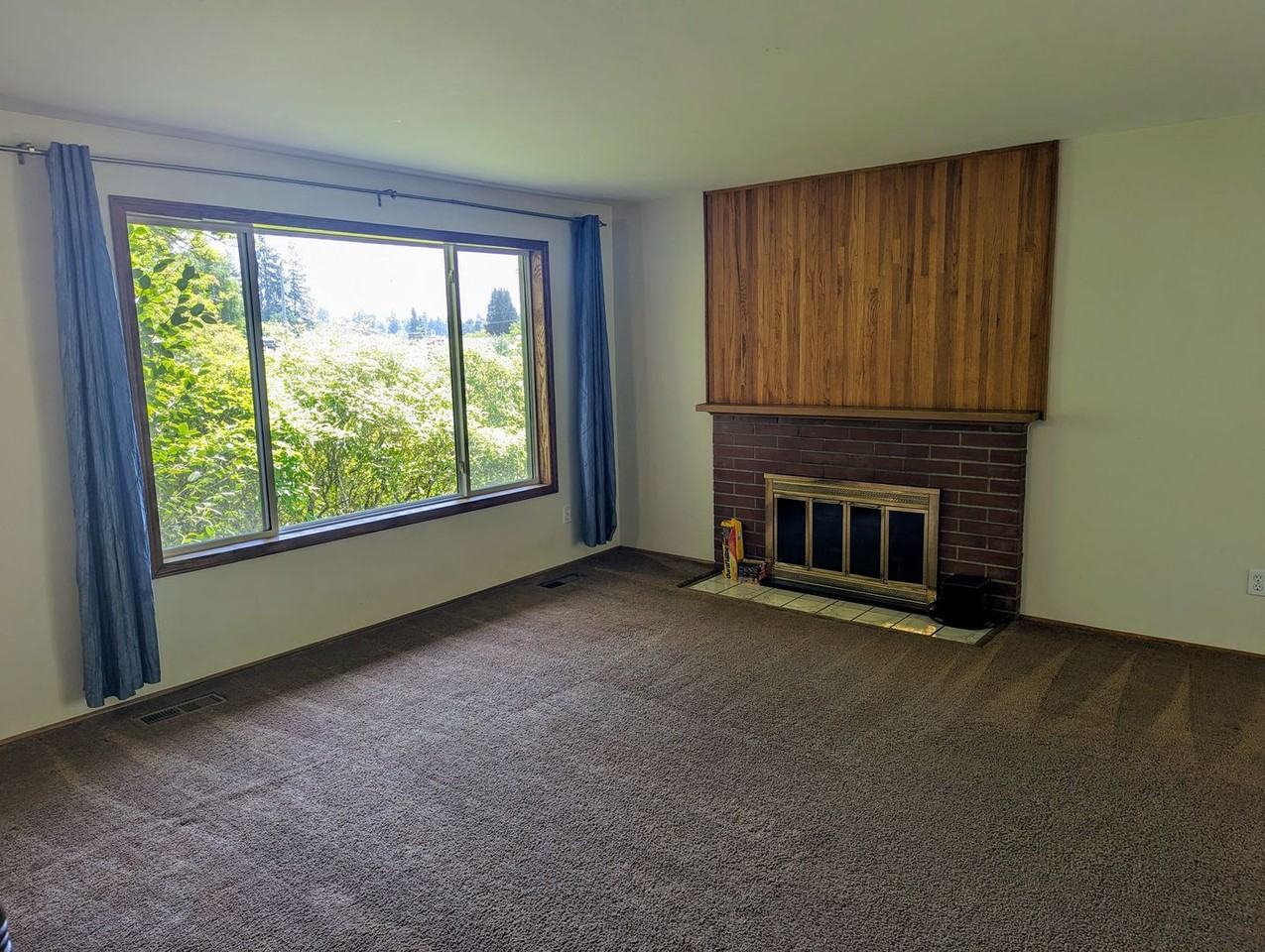 8813 31st Ave Sw - Photo 2 of 18