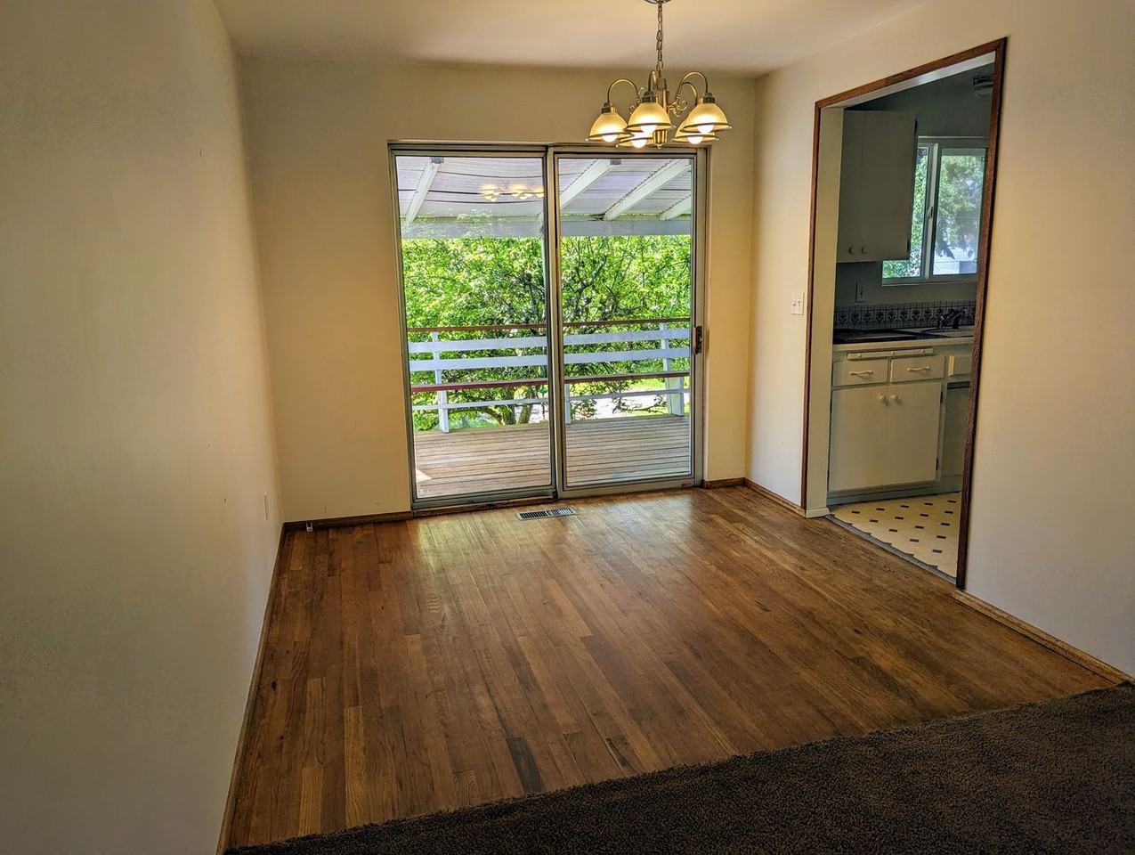 8813 31st Ave Sw - Photo 3 of 18