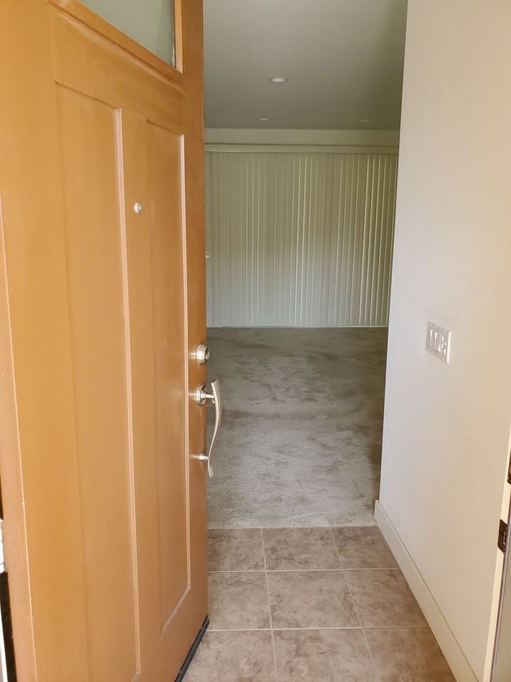 10589 San Rafael St - Photo 3 of 26