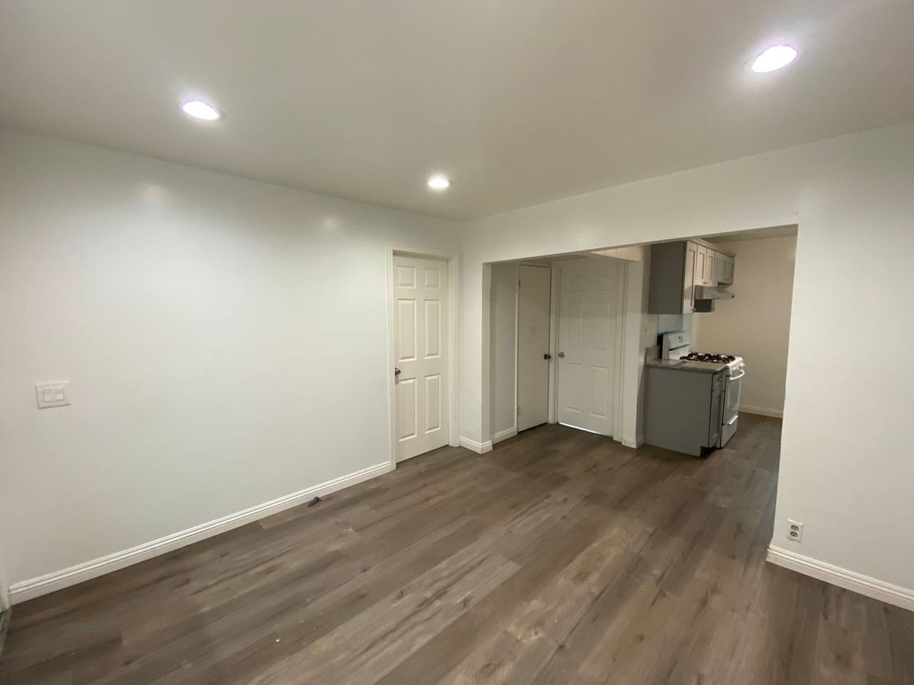 623 E Kingsley Ave - Photo 2 of 31