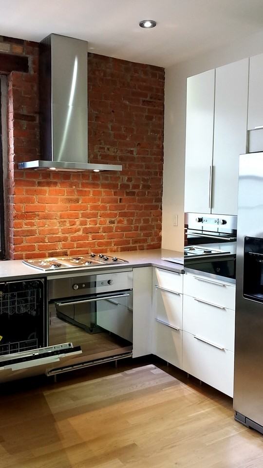 Humboldt St & Ainslie St