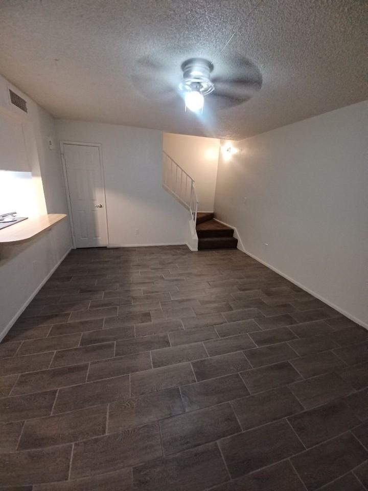 4725 W Bethany Heights Dr - Photo 4 of 19