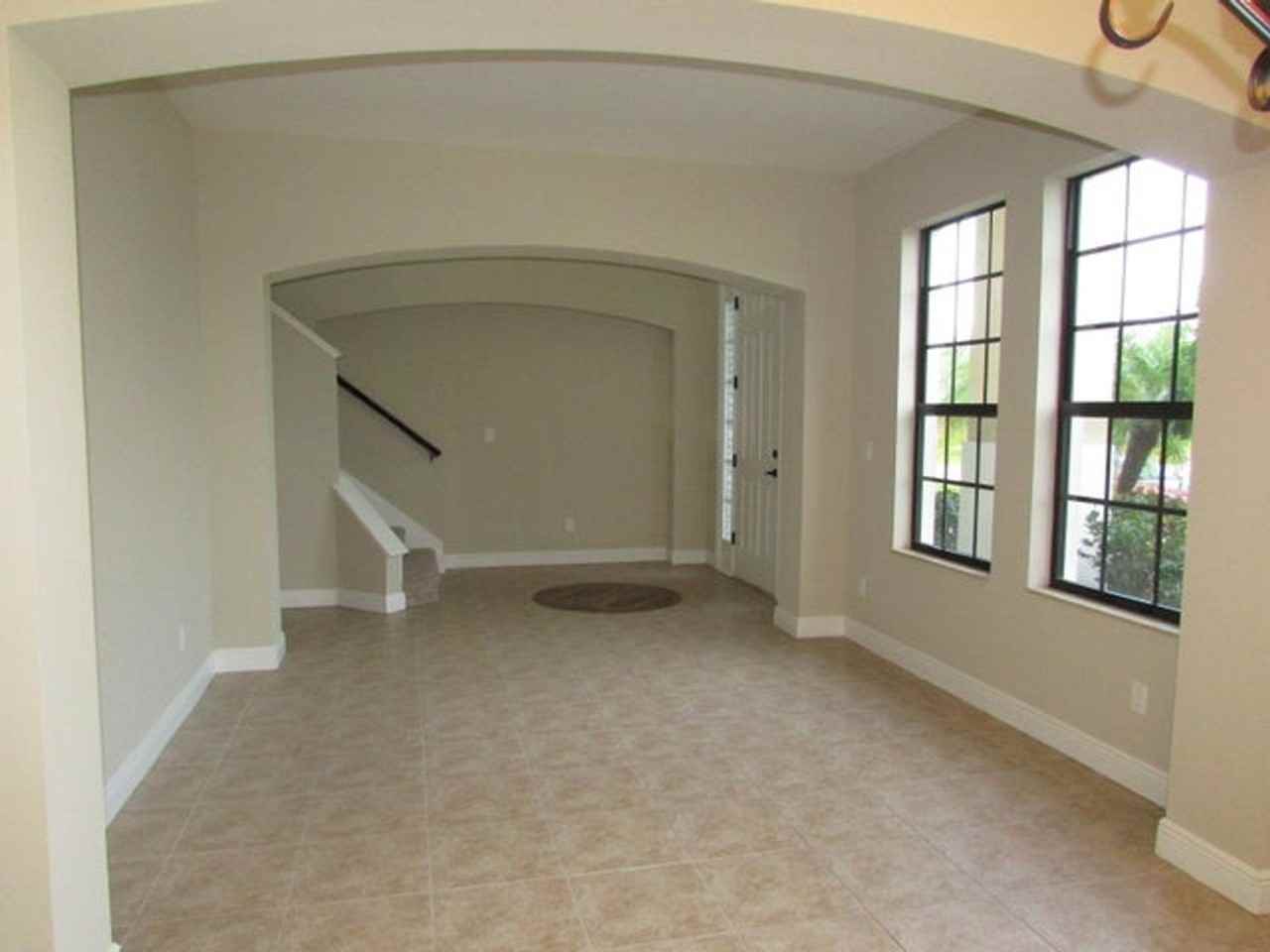 1709 Sw Catalonia St - Photo 3 of 32