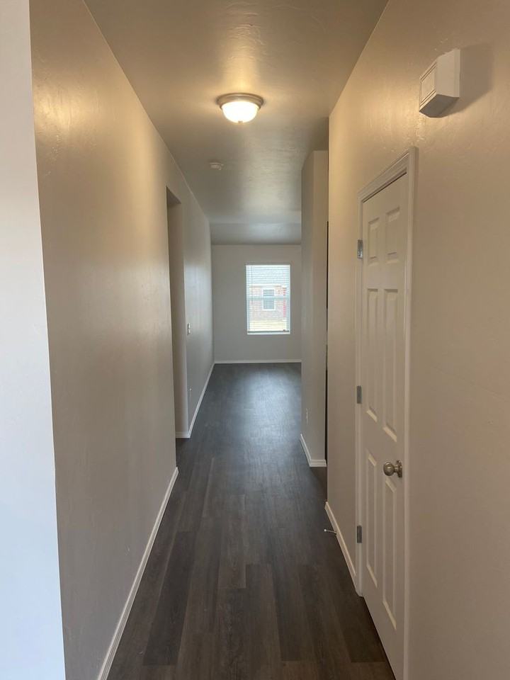 539 Se 4th St - Photo 5 of 22