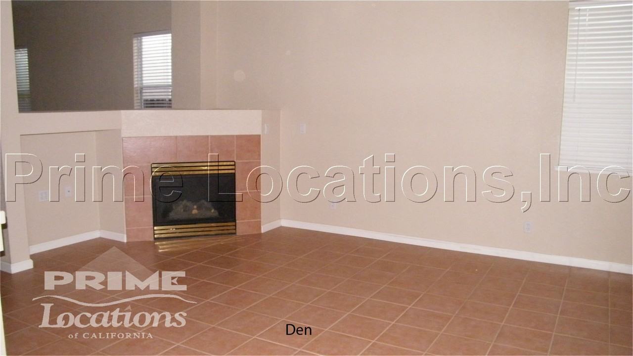 1645 Atwell St - Photo 3 of 5