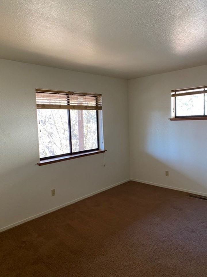 16826 Oscar Dr - Photo 7 of 12