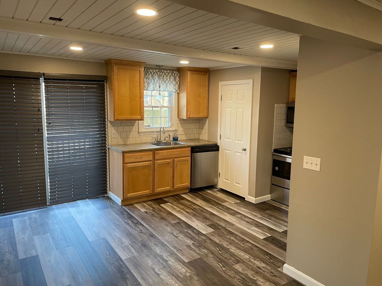 25-27 Whitford Ave. - Photo 2 of 13