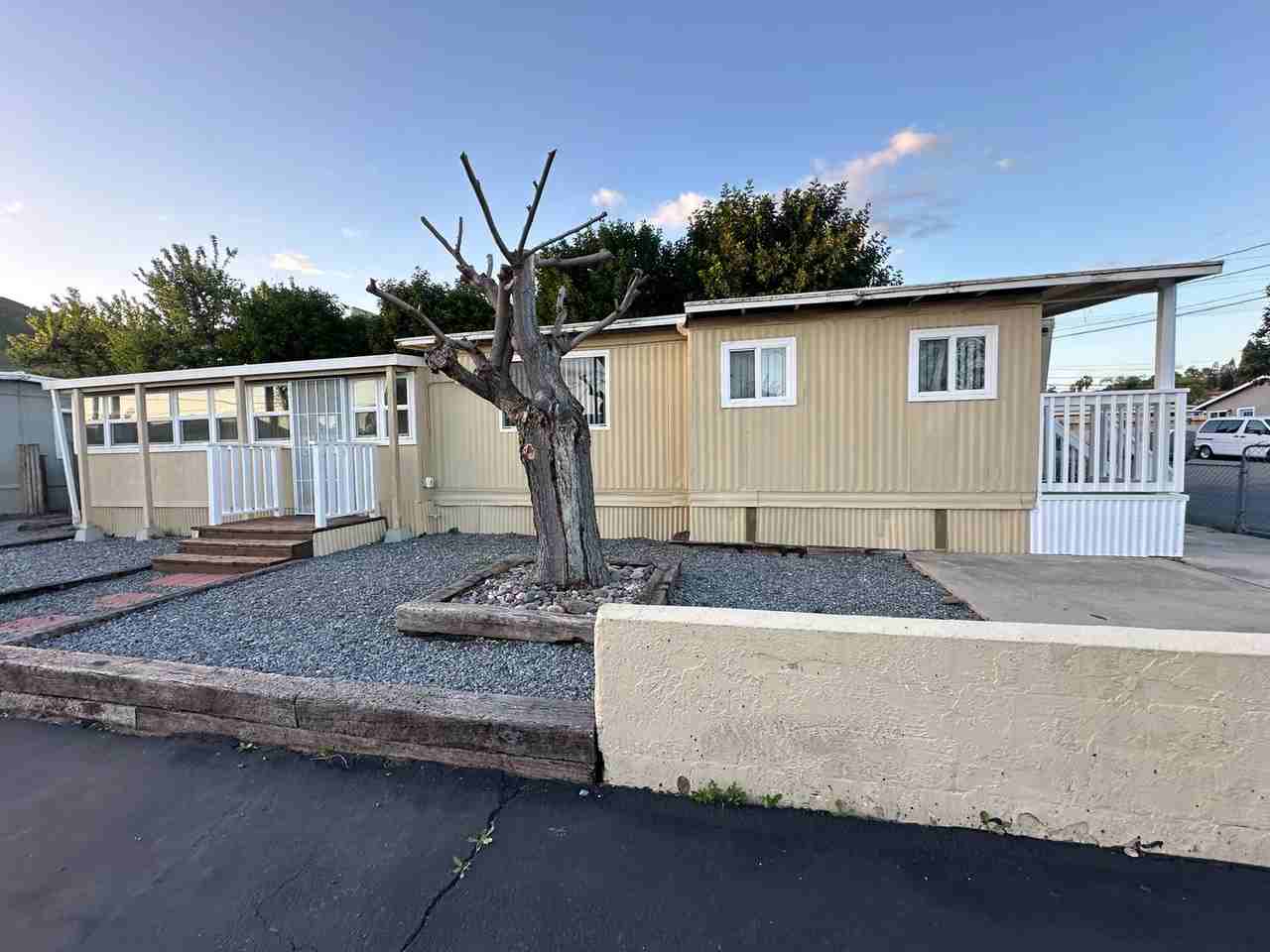 ROYAL ROAD 12029 4 STAR RV - Photo 2 of 18