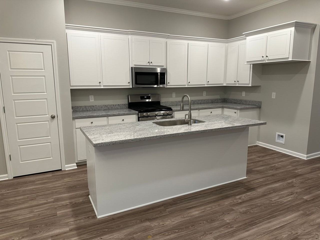 522 Stone Brook Pl - Photo 3 of 11