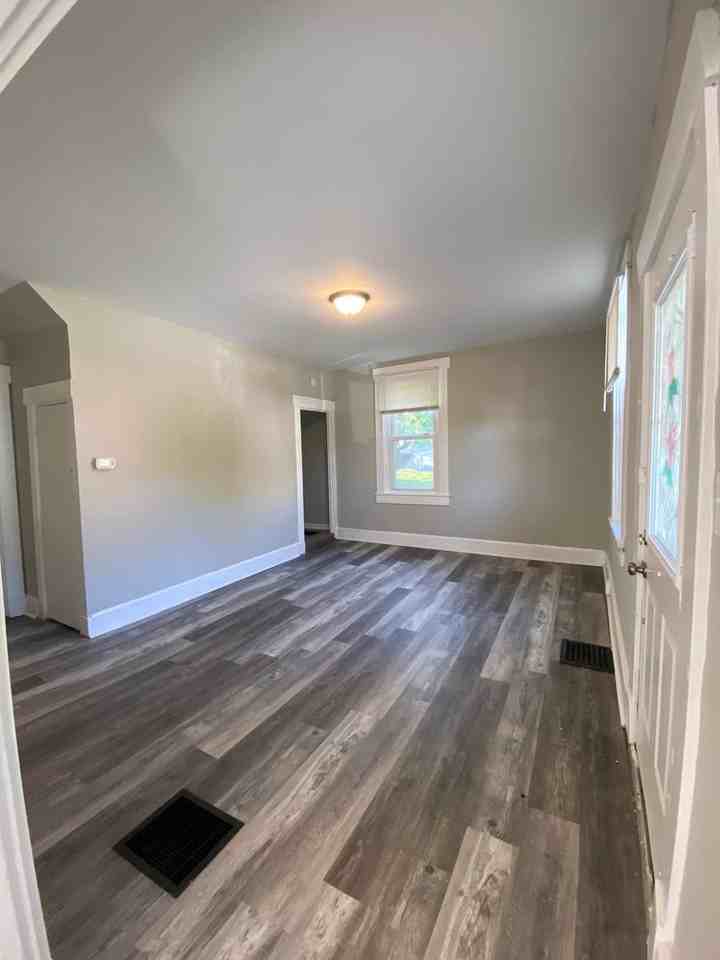 4337 Hays Ave - Photo 3 of 17