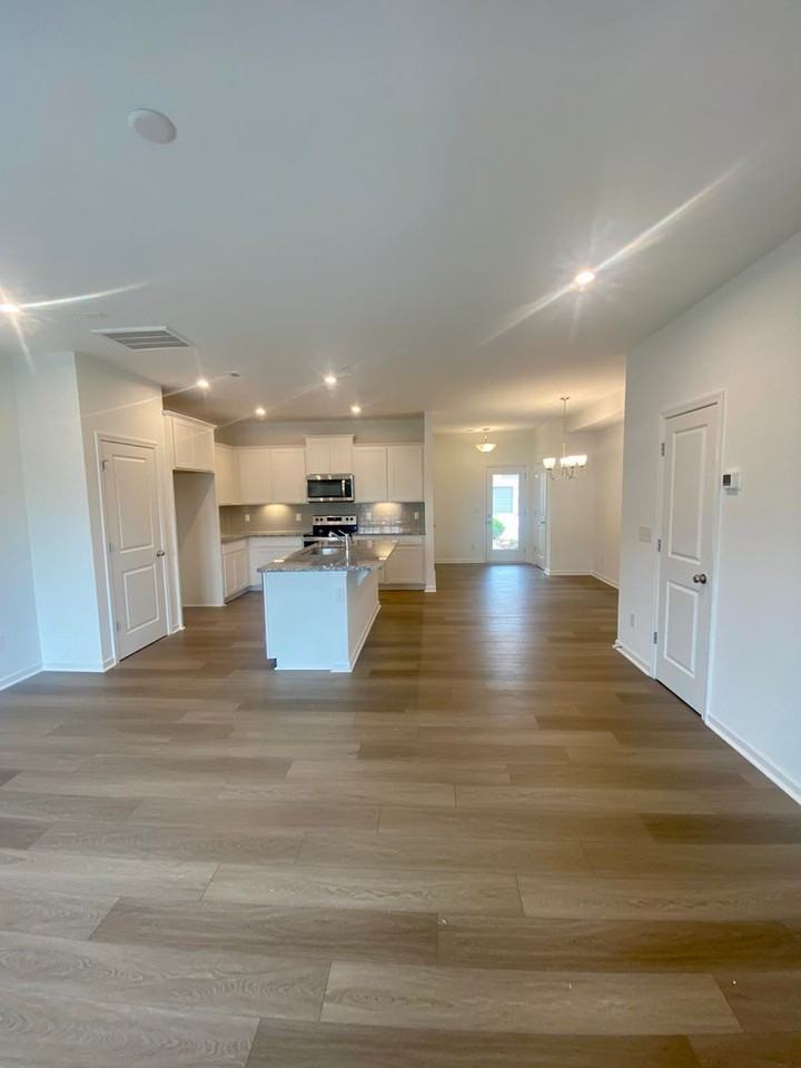 10108 Guardian Dr - Photo 3 of 20