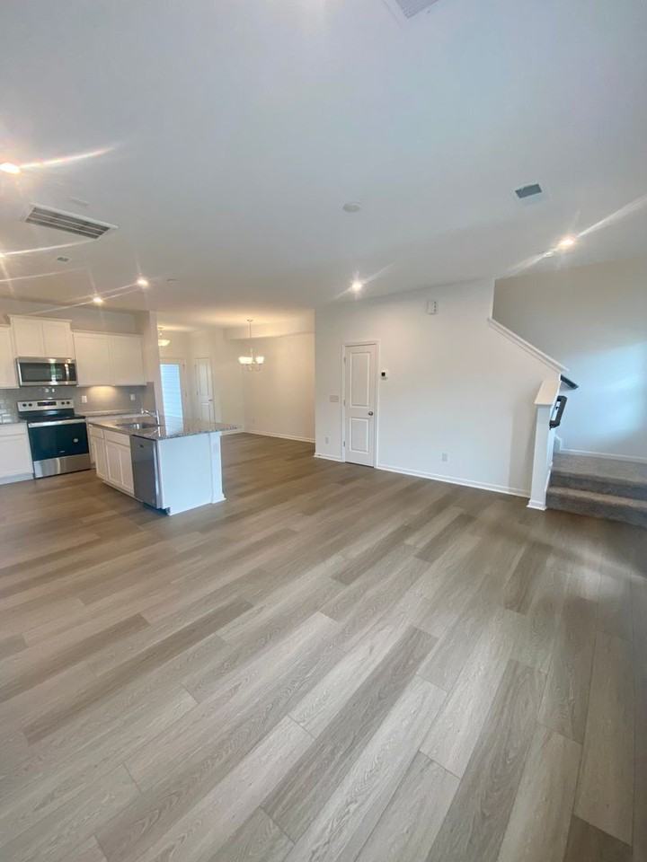 10108 Guardian Dr - Photo 4 of 20