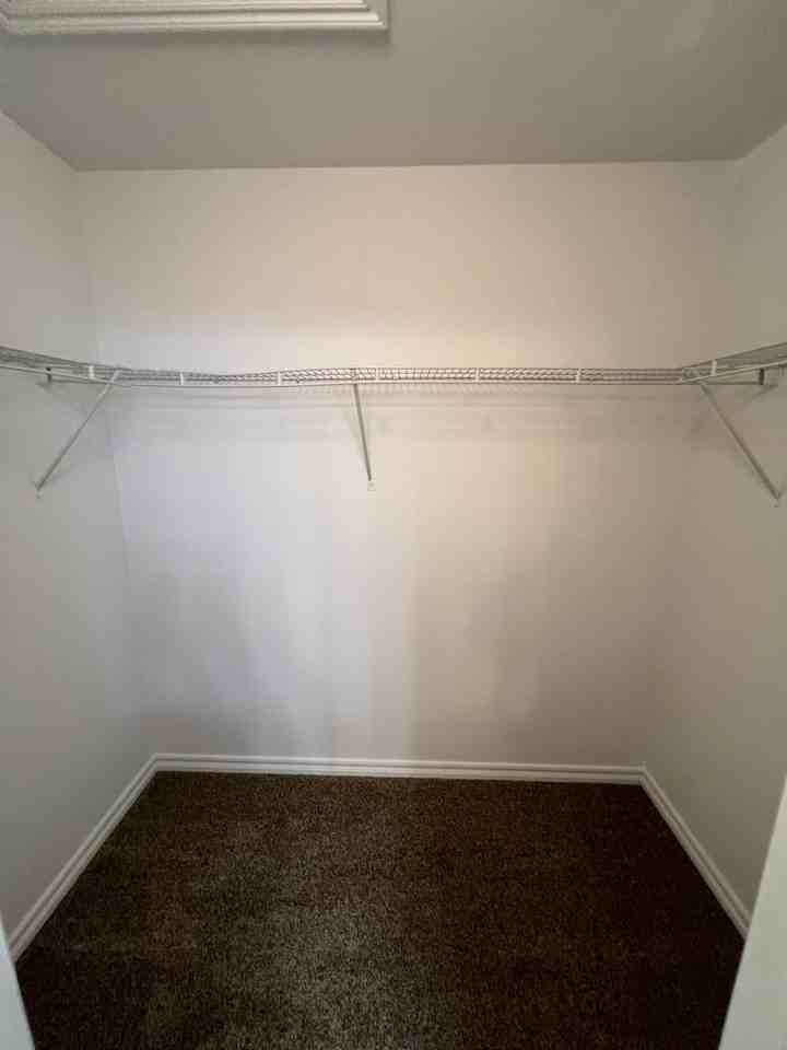 28 Fuller Cir - Photo 3 of 23