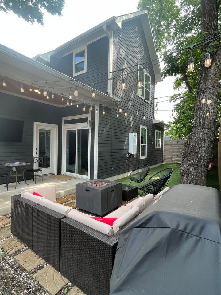 1122 Kirk Ave - Photo 2 of 16