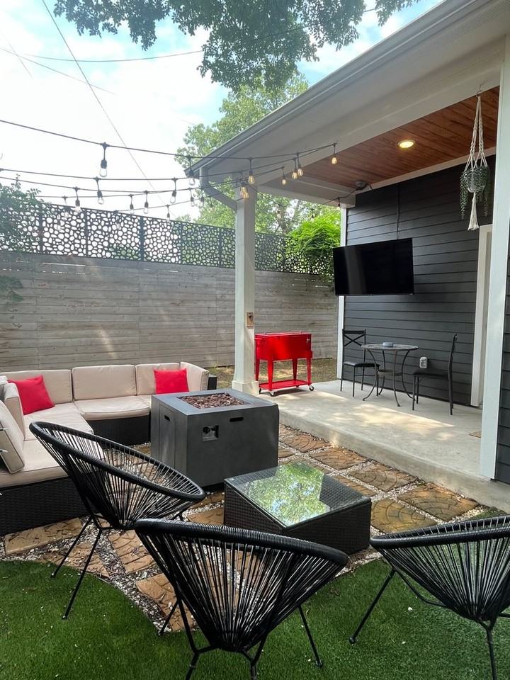 1122 Kirk Ave - Photo 3 of 16