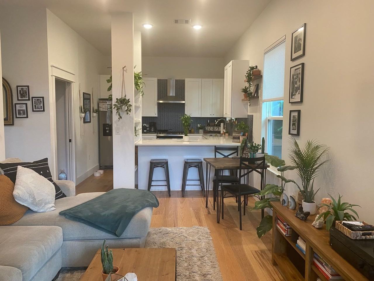 1122 Kirk Ave - Photo 6 of 16