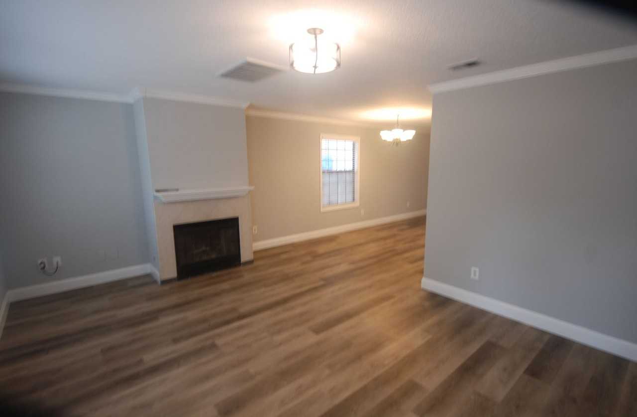 363 Columbus St - Photo 3 of 29