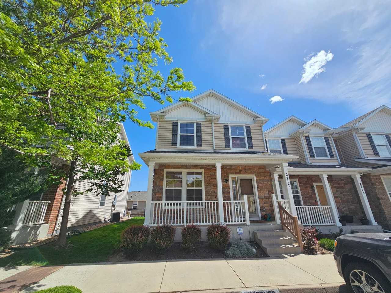 2717 Tumblewood Grv - Photo 2 of 18