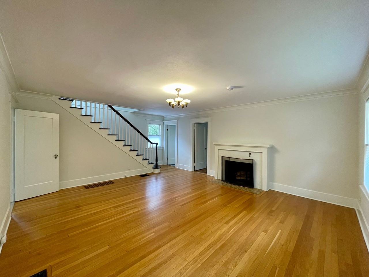 2409 Nw Raleigh St - Photo 2 of 50